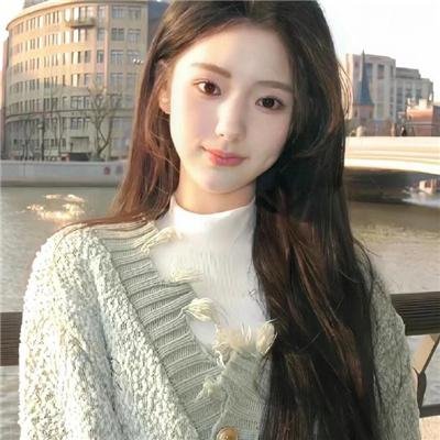 我的同桌是校花